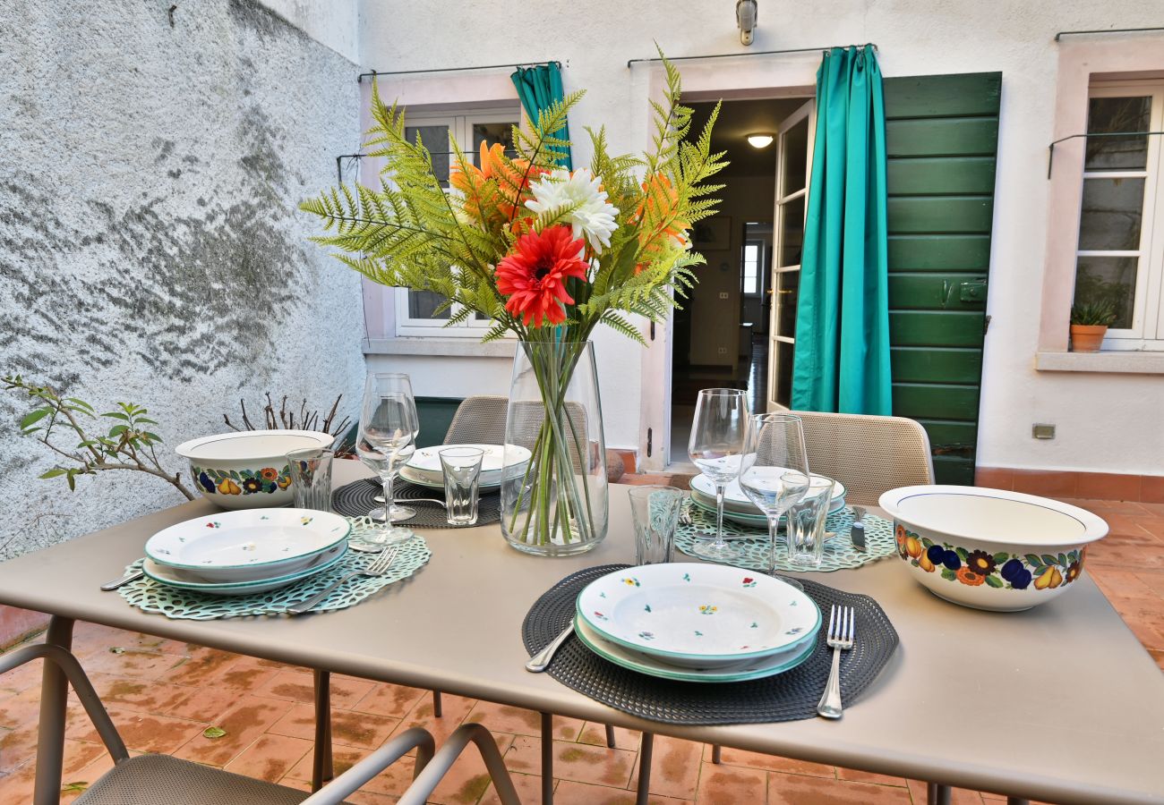 Apartment in Gargnano - Appartamento Il Teatro by Theater Home - with marvellous lake view Apartment in Gargnano - Appartamento Il Teatro by Theater Home - with marvellous lake view