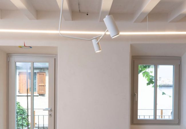 Apartment in Tignale - La Corte - Travail by Theater Home, well furnished with lake view Apartment in Tignale - La Corte - Travail by Theater Home, well furnished with lake view