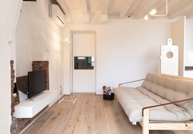 Apartment in Tignale - La Corte - Travail by Theater Home, well furnished with lake view Apartment in Tignale - La Corte - Travail by Theater Home, well furnished with lake view