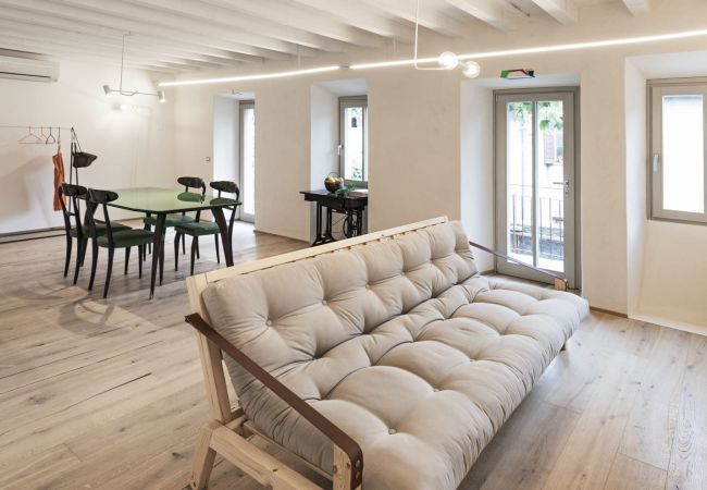 Apartment in Tignale - La Corte - Travail by Theater Home, well furnished with lake view Apartment in Tignale - La Corte - Travail by Theater Home, well furnished with lake view