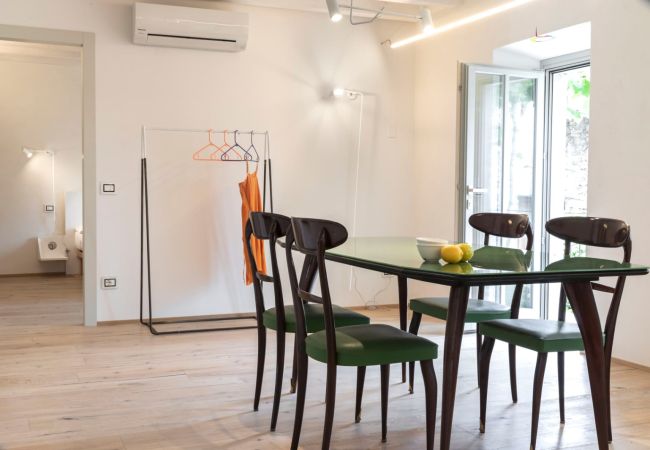 Apartment in Tignale - La Corte - Travail by Theater Home, well furnished with lake view Apartment in Tignale - La Corte - Travail by Theater Home, well furnished with lake view