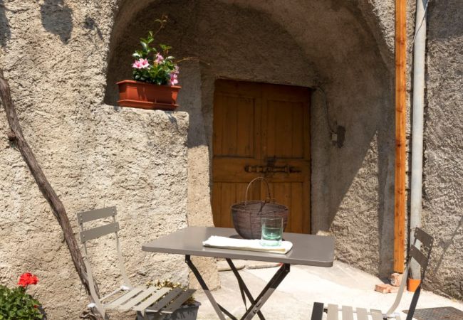 Apartment in Tignale - La Corte - Travail by Theater Home, well furnished with lake view Apartment in Tignale - La Corte - Travail by Theater Home, well furnished with lake view