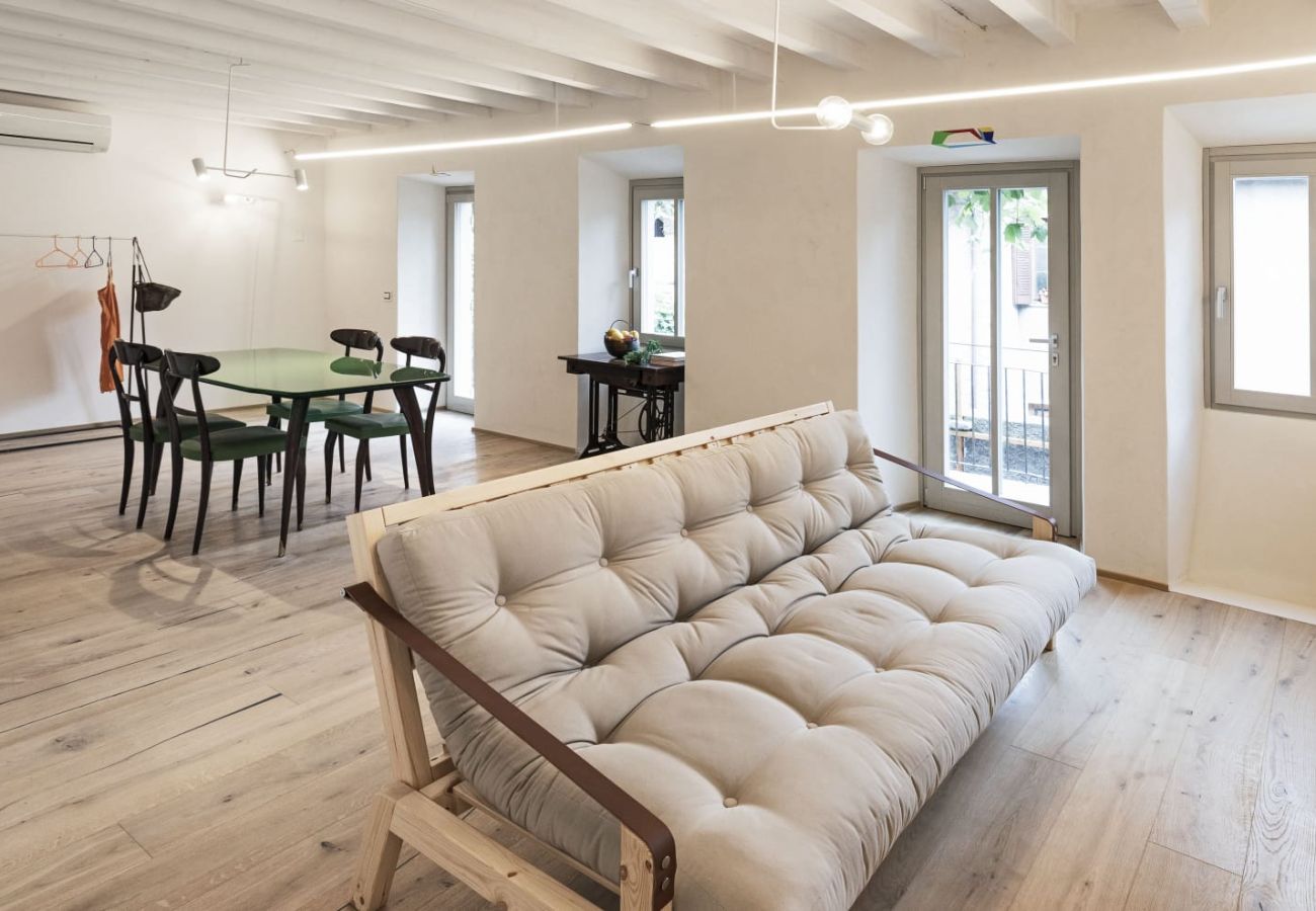 Apartment in Tignale - La Corte - Travail by Theater Home, well furnished with lake view Apartment in Tignale - La Corte - Travail by Theater Home, well furnished with lake view