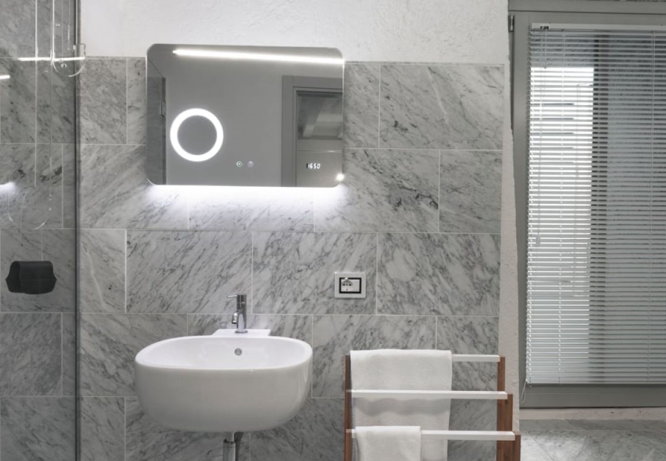 Apartment in Tignale - La Corte - Travail by Theater Home, well furnished with lake view Apartment in Tignale - La Corte - Travail by Theater Home, well furnished with lake view
