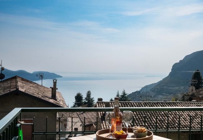 Apartment in Tignale - Appartamento Nerina by Theater Home - with balcony and marvellous lake view