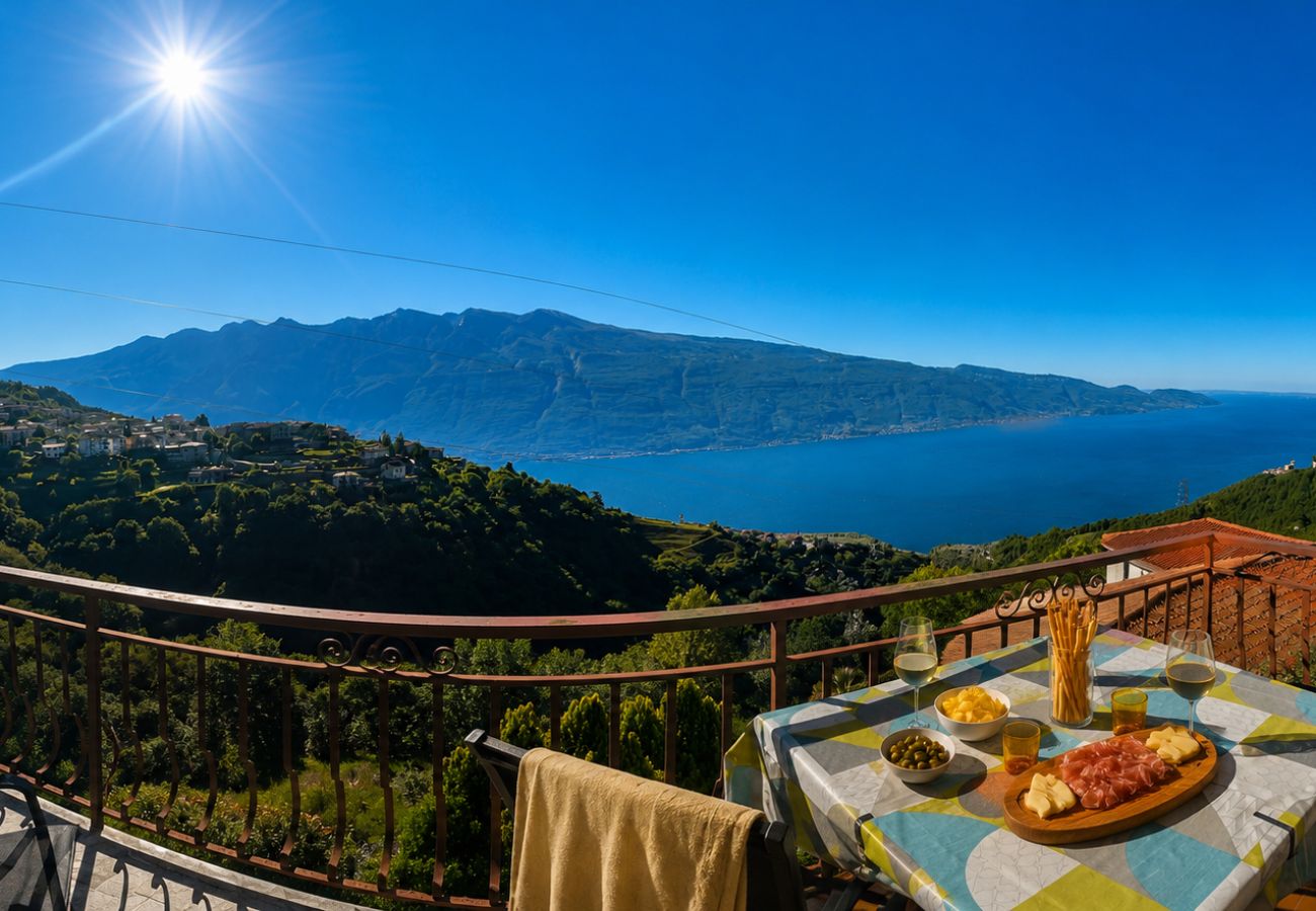 Apartment in Tignale - Appartamento Algarda by Theater Home - with marvellous lake view
